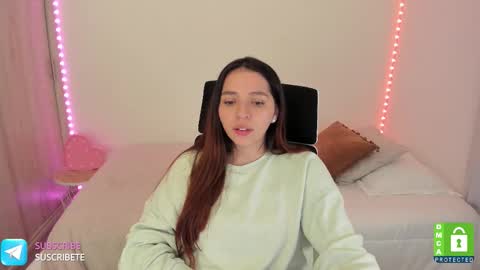 Snapshot of camila_ec2 chatting on September 13, 2:55 am C A M I online show from September 13, 2:55 am