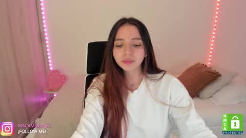 Snapshot of camila_ec2 chatting on October 10, 2:10 am C A M I online show from October 10, 2:10 am