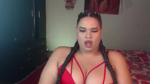 Snapshot of camila_fuenmayor chatting on October 16, 4:35 am online show from October 16, 4:35 am