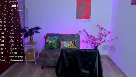Snapshot of camila_harperr chatting on April 30, 10:21 am C A M I L A online show from April 30, 10:21 am