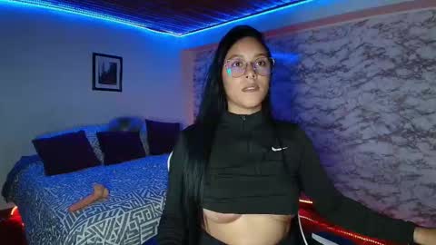 Snapshot of camila_iroose chatting on February 26, 9:58 pm Camila Roose online show from February 26, 9:58 pm