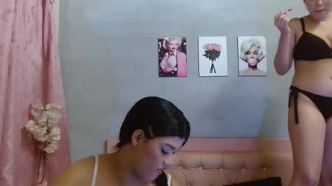 Snapshot of camila_meza chatting on May 15, 1:18 pm camila_meza online show from May 15, 1:18 pm