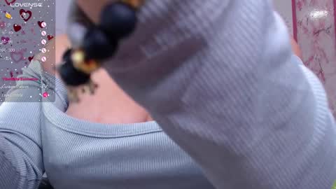 Cami online show from December 15, 1:43 pm