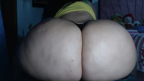Snapshot of camila_rosess chatting on May 29, 6:00 am valentinaEpic way Ive been fucked 1515 online show from May 29, 6:00 am