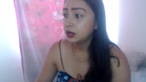 Snapshot of camila_rouswhyth chatting on May 4, 6:59 pm camila_rouswhyth online show from May 4, 6:59 pm