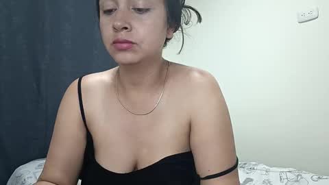Snapshot of camila_rouswhyth chatting on May 29, 2:31 am camila_rouswhyth online show from May 29, 2:31 am