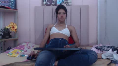 camila_williiamsres online show from May 7, 11:43 pm