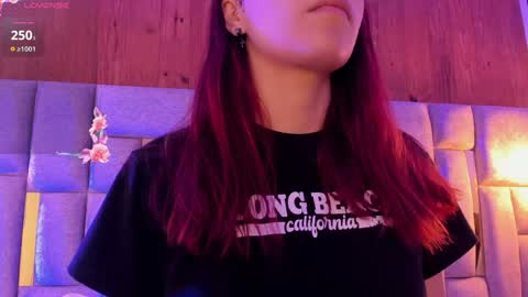 Snapshot of camilaa_smith_ chatting on April 20, 7:48 pm camilaa_smith_ online show from April 20, 7:48 pm