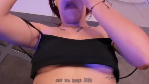 Snapshot of camilaa_smith_ chatting on July 25, 4:26 pm camilaa_smith_ online show from July 25, 4:26 pm