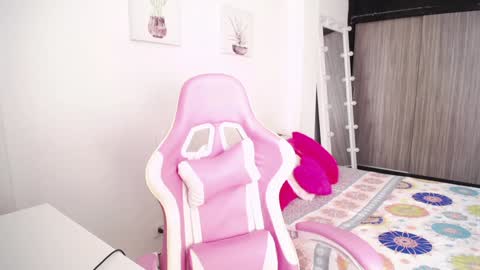 X IGcamiryan01 online show from December 3, 7:22 pm