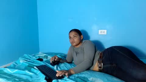 Snapshot of camilavagina24 chatting on June 12, 12:26 pm Camila online show from June 12, 12:26 pm