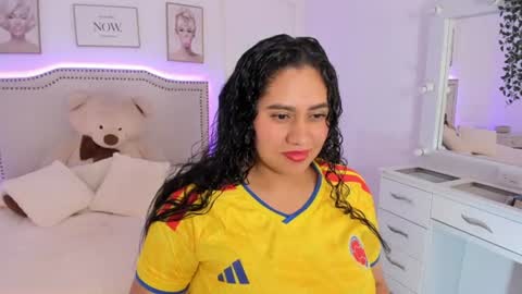camile_row online show from June 24, 4:44 am