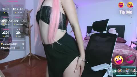 Snapshot of camill_belrose chatting on October 18, 10:54 pm Camill Belrose online show from October 18, 10:54 pm