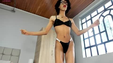 Snapshot of camille_cedrik chatting on April 27, 8:18 pm Camille online show from April 27, 8:18 pm