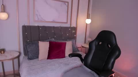 Snapshot of camille_eyes chatting on November 5, 9:15 pm camille online show from November 5, 9:15 pm