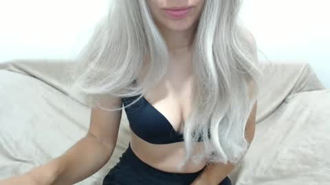 Snapshot of camillebunny chatting on July 10, 2:16 am CamilleBunny online show from July 10, 2:16 am