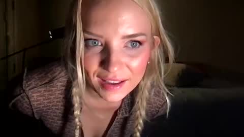 camilleclairexo online show from May 12, 6:54 am