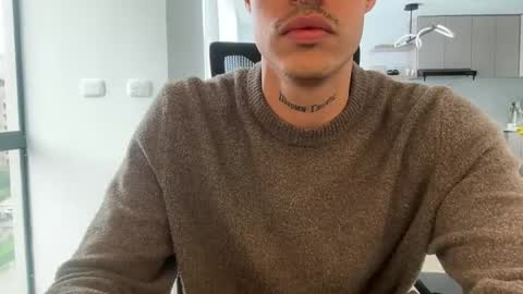 Snapshot of camilo__ chatting on February 19, 7:54 pm camilo online show from February 19, 7:54 pm