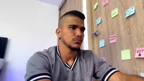 Snapshot of camilo_contre21 chatting on January 17, 7:39 pm camilo_contre21 online show from January 17, 7:39 pm