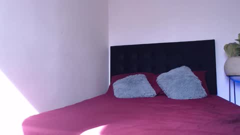 Snapshot of camilo_contre21 chatting on February 4, 7:53 pm camilo_contre21 online show from February 4, 7:53 pm