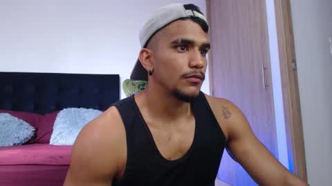 Snapshot of camilo_contre21 chatting on February 9, 8:46 pm camilo_contre21 online show from February 9, 8:46 pm