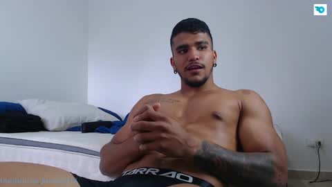 Snapshot of camilo_contre21 chatting on April 27, 7:23 pm camilo_contre21 online show from April 27, 7:23 pm