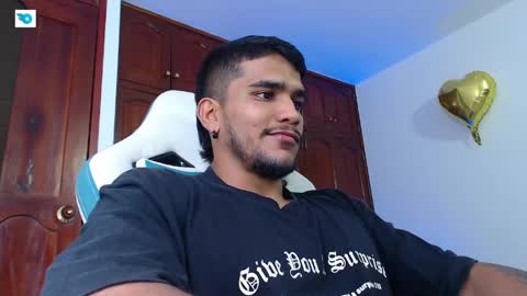 Snapshot of camilo_contre21 chatting on May 20, 8:37 pm camilo_contre21 online show from May 20, 8:37 pm