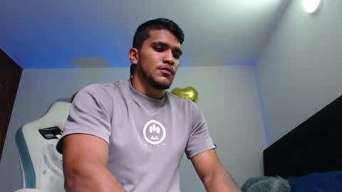 Snapshot of camilo_contre21 chatting on June 16, 8:44 pm camilo_contre21 online show from June 16, 8:44 pm