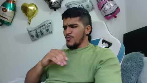 Snapshot of camilo_contre21 chatting on July 16, 10:16 pm camilo_contre21 online show from July 16, 10:16 pm
