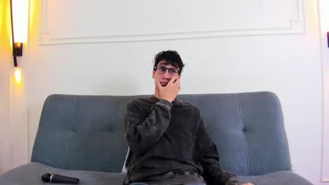 Camilo online show from April 8, 3:28 am