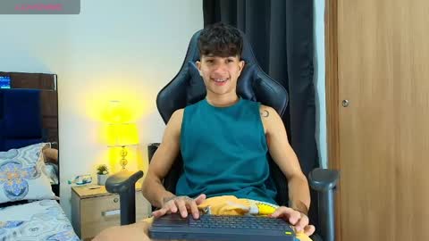 Snapshot of camilobass_ chatting on April 26, 12:30 am Camilo Bass online show from April 26, 12:30 am