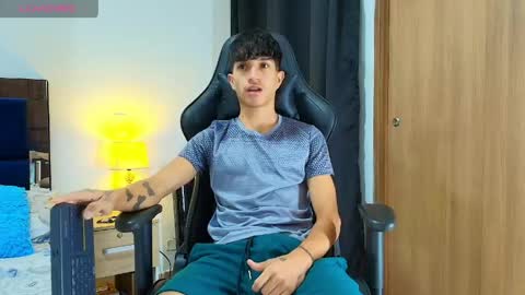 Snapshot of camilobass_ chatting on May 3, 8:15 pm Camilo Bass online show from May 3, 8:15 pm
