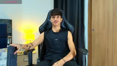 Snapshot of camilobass_ chatting on May 5, 1:13 am Camilo Bass online show from May 5, 1:13 am