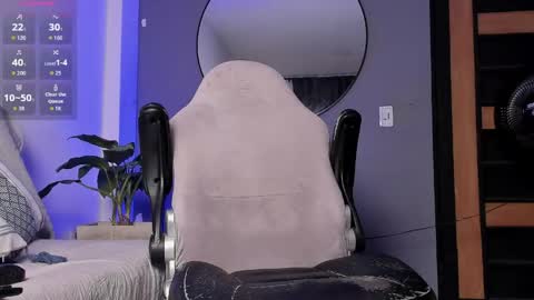 Snapshot of camilohotxx__ chatting on May 21, 11:23 pm Camilo online show from May 21, 11:23 pm