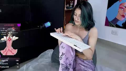 Snapshot of camilonrilli chatting on February 20, 7:21 am Cami online show from February 20, 7:21 am