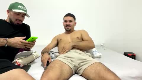 camilor_30 online show from October 31, 12:55 am