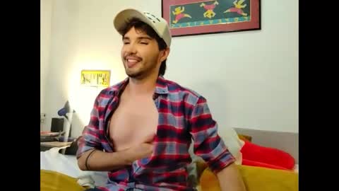 Snapshot of camilosaennz chatting on May 3, 6:47 pm camilo online show from May 3, 6:47 pm