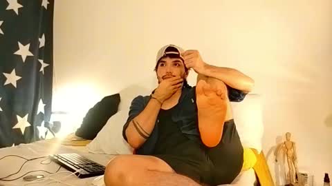 Snapshot of camilosaennz chatting on June 1, 1:40 am camilo online show from June 1, 1:40 am