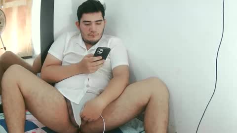 Snapshot of camilowhite_ chatting on March 14, 3:01 am Camilowhite online show from March 14, 3:01 am