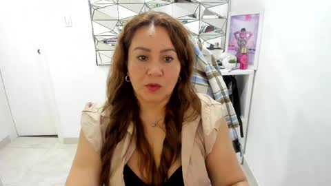 Snapshot of camixxx_m chatting on April 25, 1:41 pm camixxx_m online show from April 25, 1:41 pm