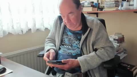 Snapshot of cammee chatting on February 9, 9:05 am Cammee online show from February 9, 9:05 am