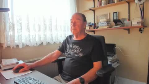 Snapshot of cammee chatting on February 10, 9:13 am Cammee online show from February 10, 9:13 am