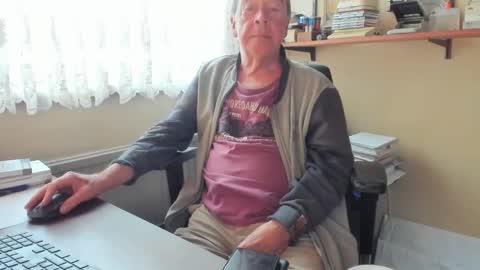 Snapshot of cammee chatting on March 24, 7:35 am Cammee online show from March 24, 7:35 am