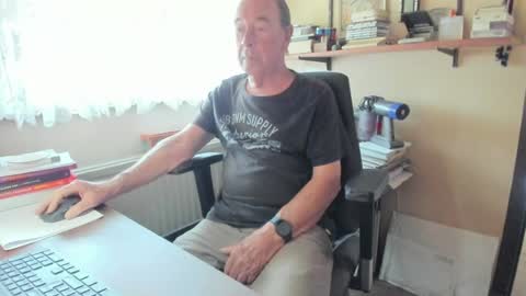 Snapshot of cammee chatting on July 21, 9:22 am Cammee online show from July 21, 9:22 am