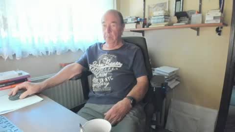 Snapshot of cammee chatting on July 29, 10:46 am Cammee online show from July 29, 10:46 am