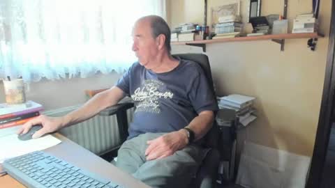 Snapshot of cammee chatting on July 30, 7:40 am Cammee online show from July 30, 7:40 am