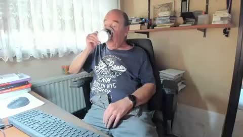 Snapshot of cammee chatting on July 31, 7:19 am Cammee online show from July 31, 7:19 am