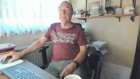 Snapshot of cammee chatting on August 1, 6:45 am Cammee online show from August 1, 6:45 am