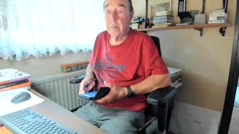 Snapshot of cammee chatting on August 4, 6:49 am Cammee online show from August 4, 6:49 am