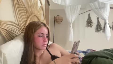 Snapshot of camncaroline chatting on September 20, 3:40 am camncaroline online show from September 20, 3:40 am